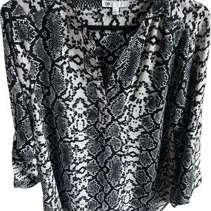 DR2 Snake Print Blouse 
Black white gray